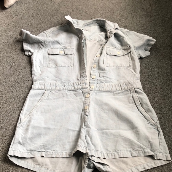 Adorable, OUTERKNOWN BRAND  linen and cotton romper. Super cute! Size small. - Picture 1 of 6